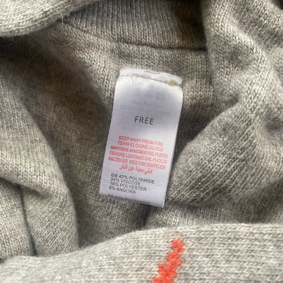 Yumi Gray Scarf with Bird Pattern Infinity Scarf - Picture 4 of 4